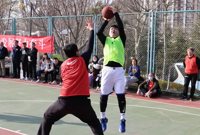 包含宁夏脱困梦：石嘴山队全力以赴，奋勇争先晋级的词条